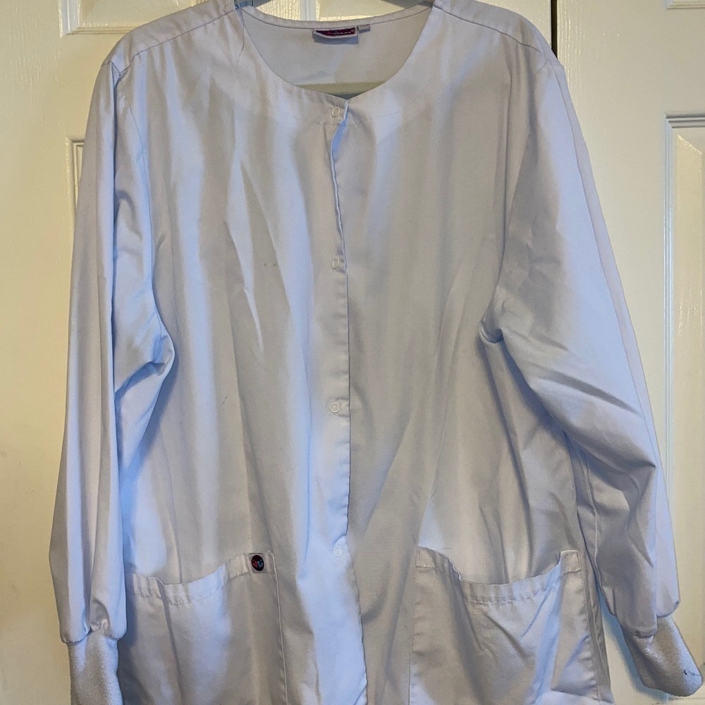 Sivvan XL white maternity nursing scrub jacket
